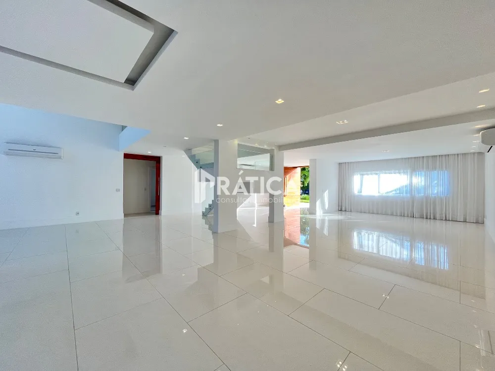 House with 5 bedrooms and an open-plan kitchen — photo 26