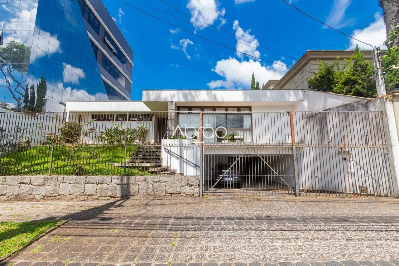 House with 4 bedrooms, 5 bathrooms and 319 m² — photo 3