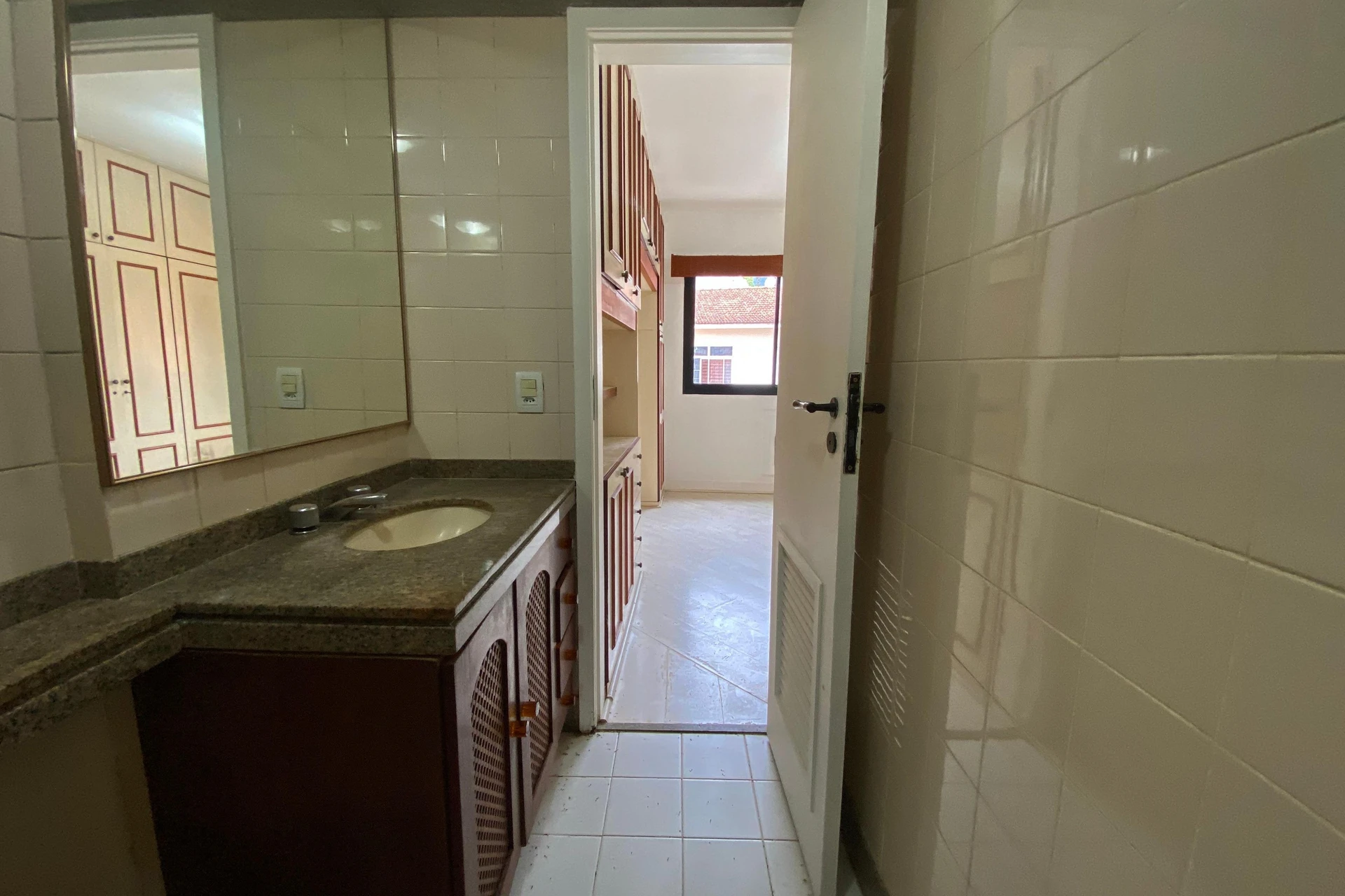 2-bedroom apartment in a building with a sauna — photo 12