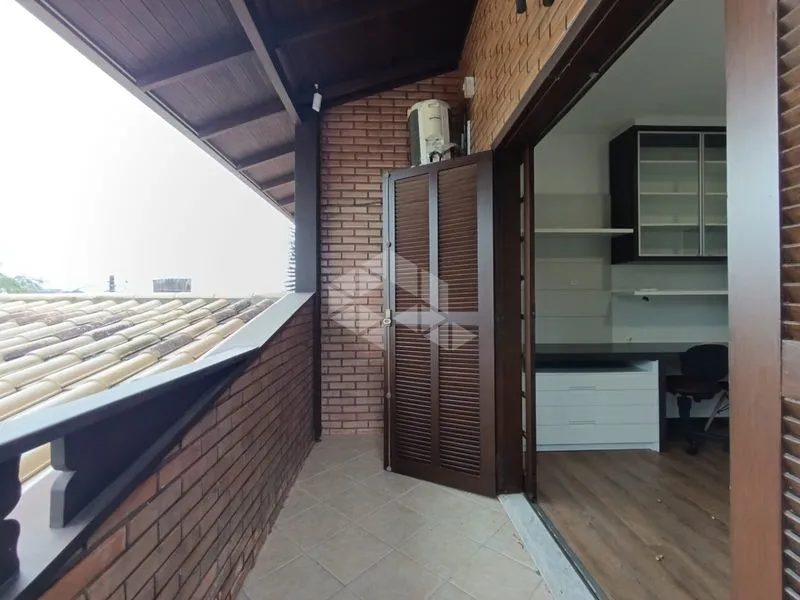 Studio in a building with a pool — photo 15