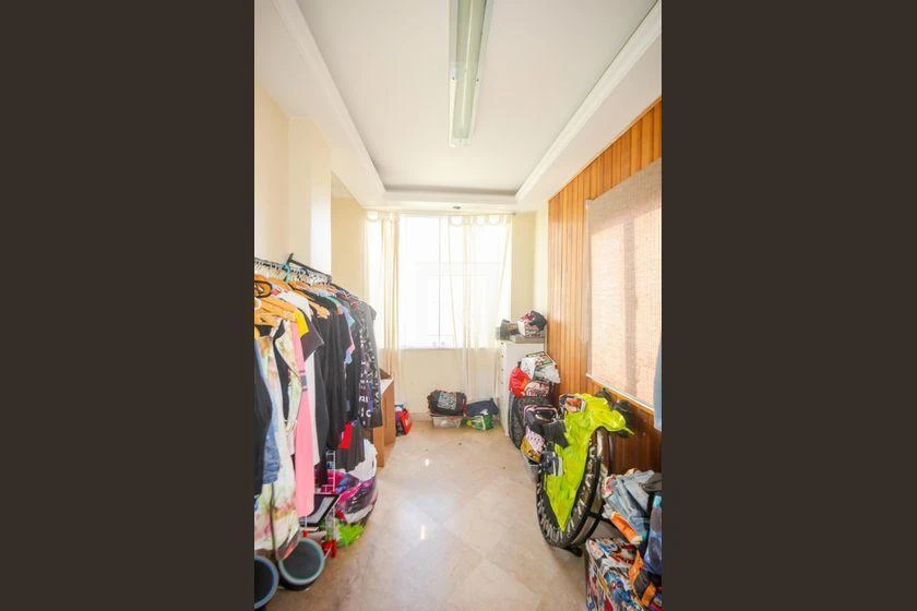 Furnished apartment, 230 m², with a walk-in closet — photo 3