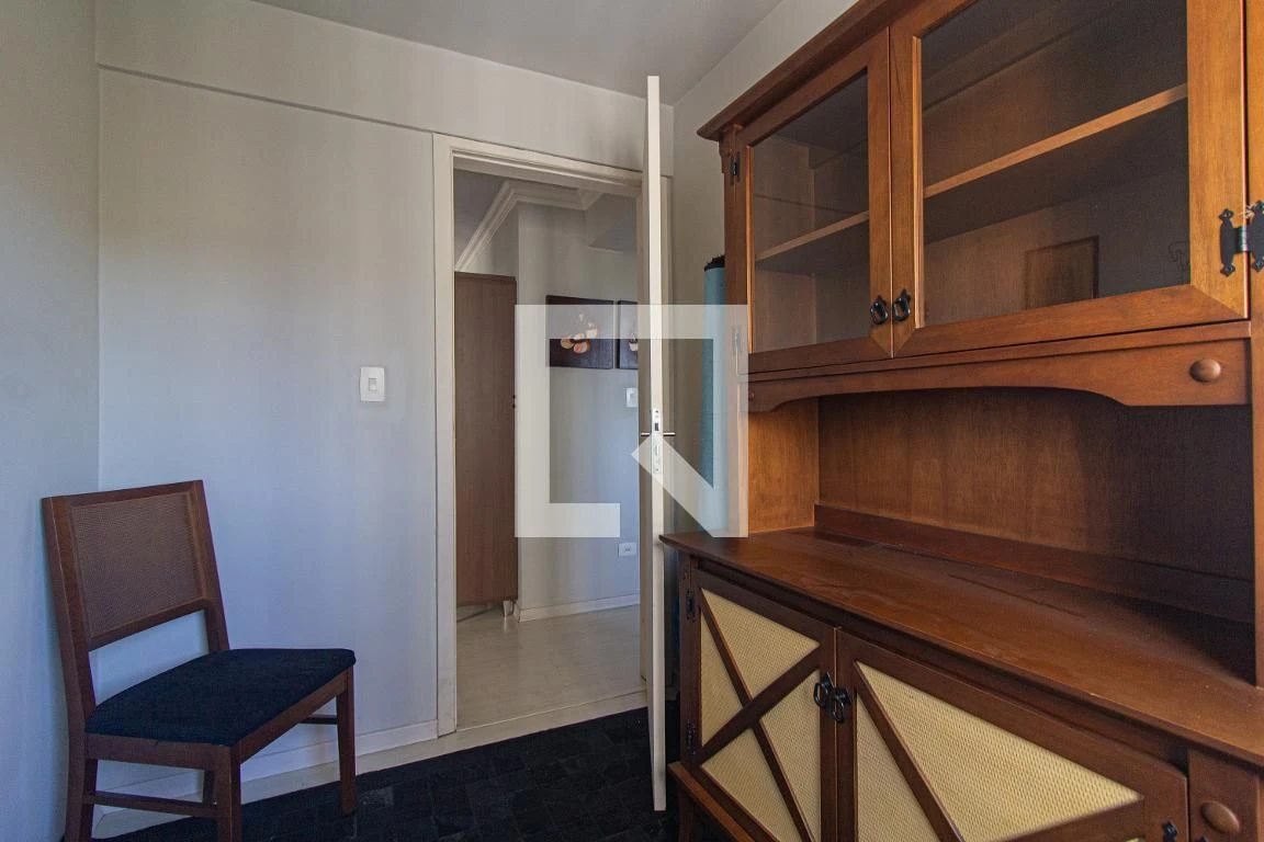 Furnished apartment, 97 m², with a glass-enclosed balcony — photo 34
