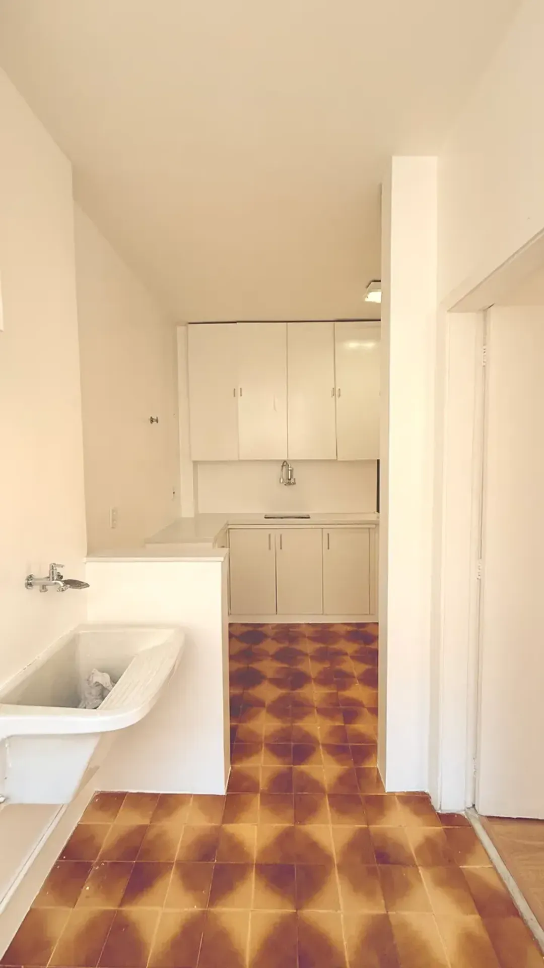 2-bedroom apartment with 3 bathrooms and parking space — photo 27
