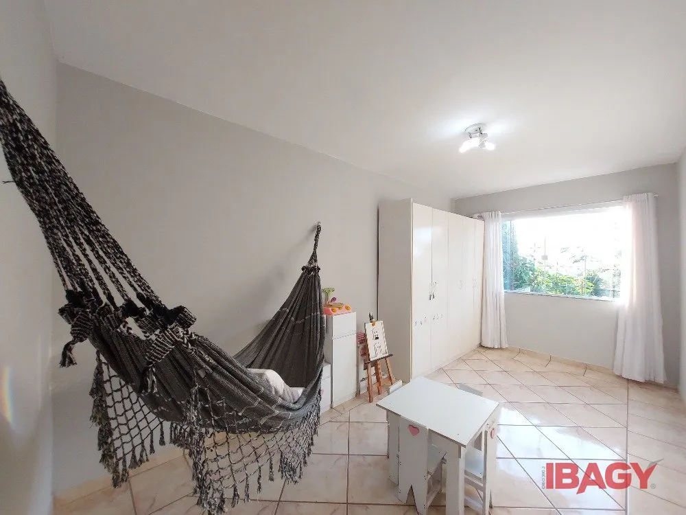 3-bedroom house with a washing machine in Florianópolis — photo 21