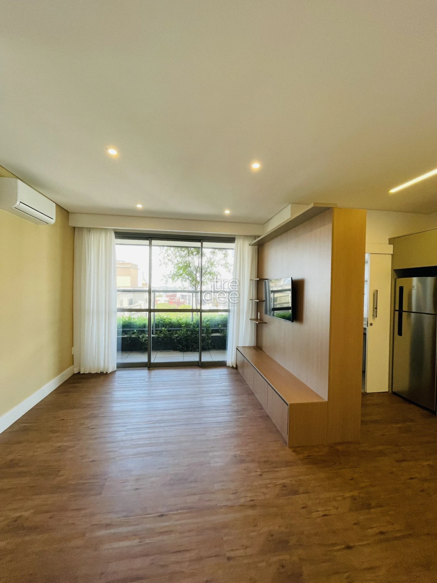 2-bedroom apartment with a washing machine — photo 12