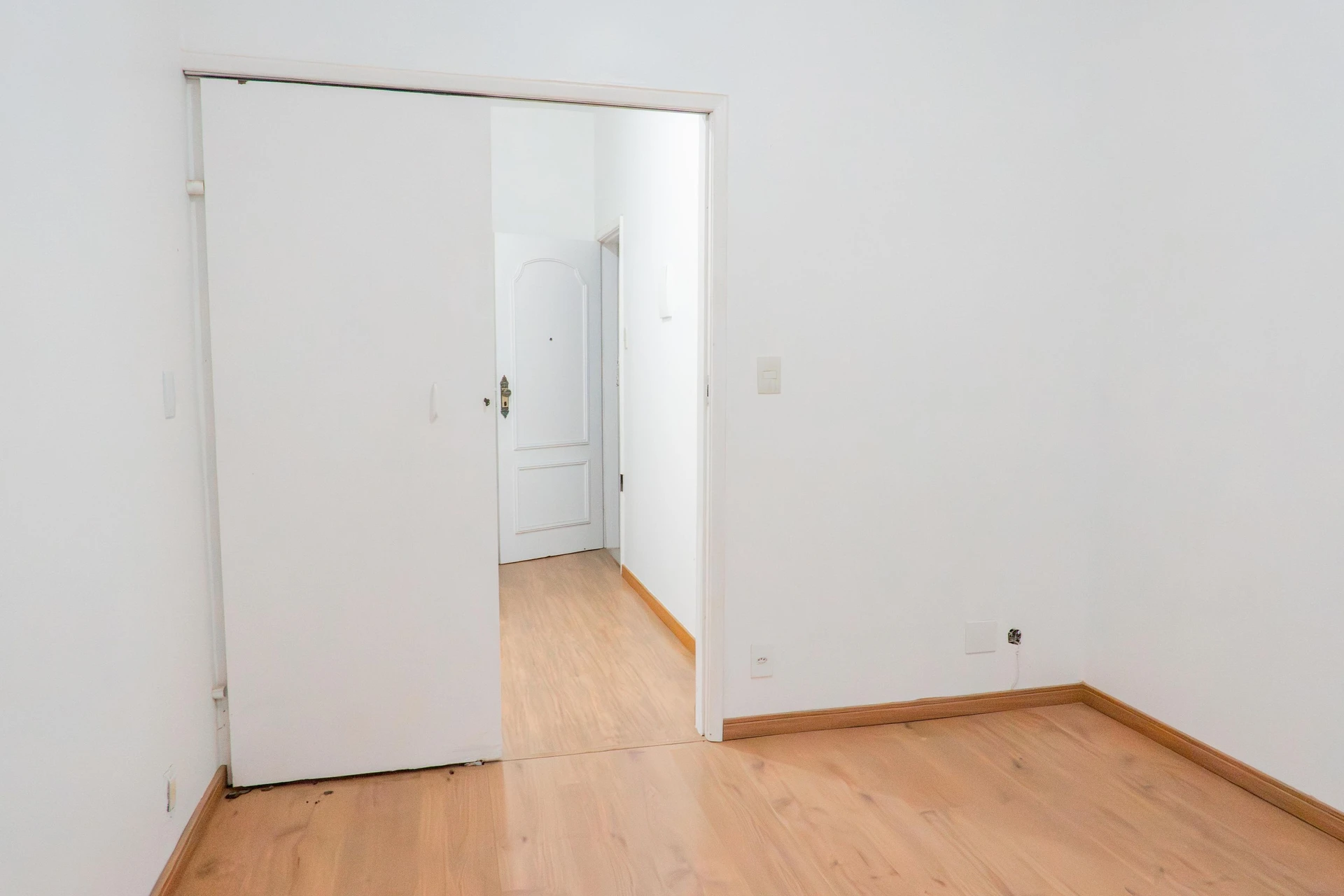 Apartment, 46 m², with wood or laminate floors — photo 25