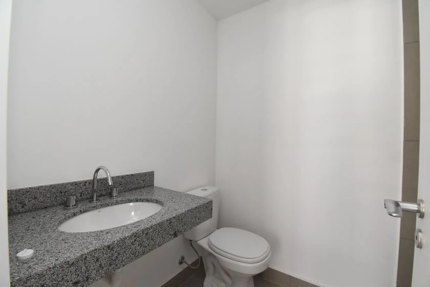 1-bedroom apartment with a private BBQ area — photo 2