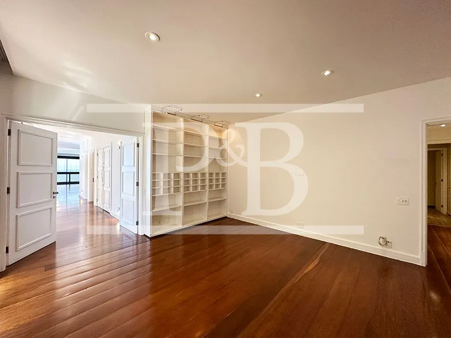 Квартира з 4 спальнями та балконом 410 м² — photo 16