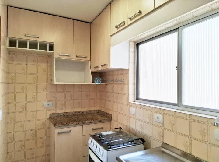 Apartamento de 56 m² com sacada e 1 dormitório