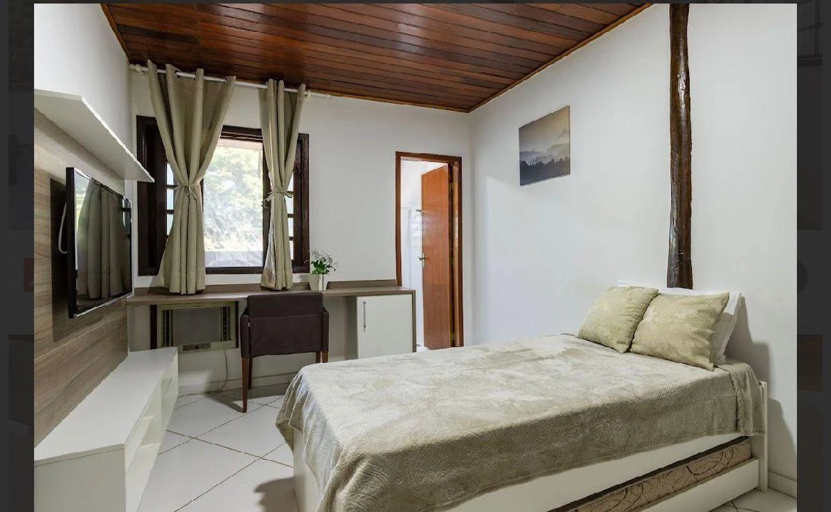 House with 8 bedrooms and 5 en-suites, 1500 m² — photo 10