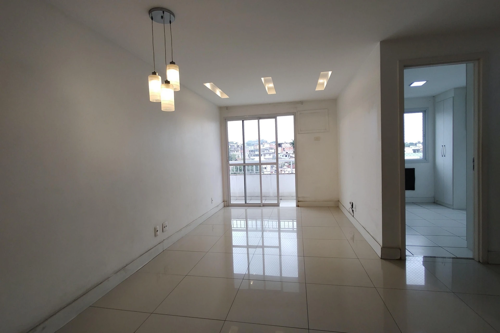 Furnished apartment with 3 bedrooms and 2 parking spots — photo 67