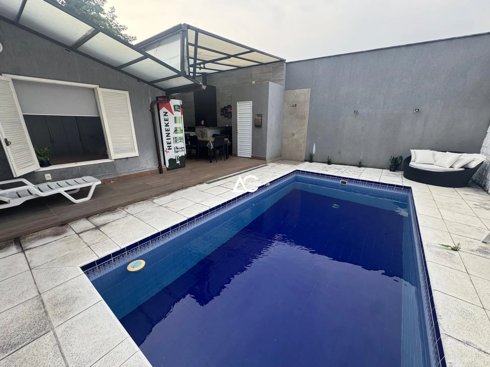 Washing machine in a 3-bedroom house, 360 m² — photo 69