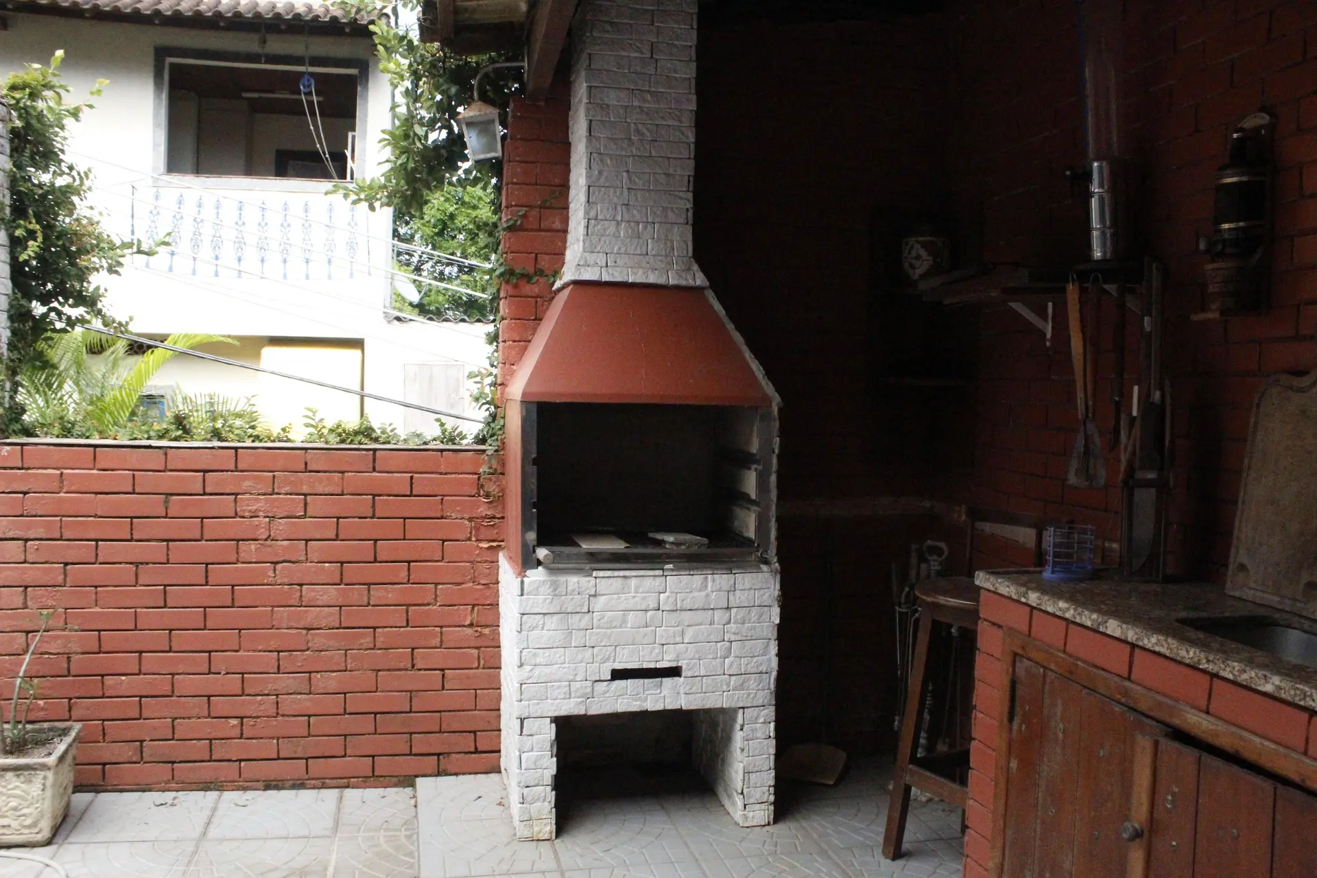 Furnished 4-bedroom house with private balcony — photo 6