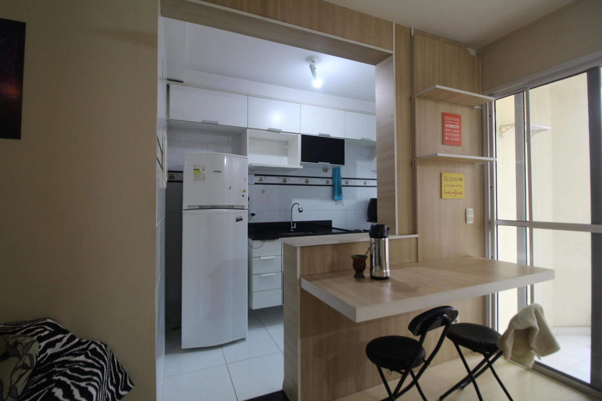 Apartamento mobiliado com 2 quartos e varanda — photo 4