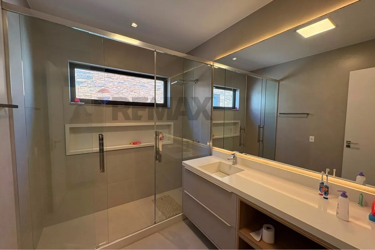 Furnished house with 5 en-suite bedrooms and private BBQ — photo 7