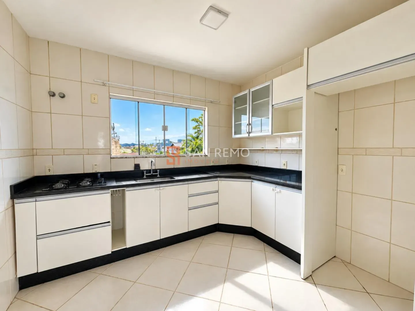 Apartamento, 103 m², com vista para as montanhas