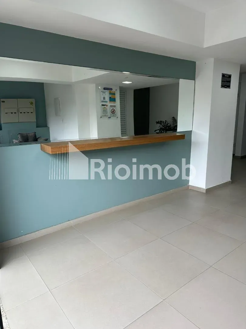 One-bedroom apartment in a building with a pool — photo 8
