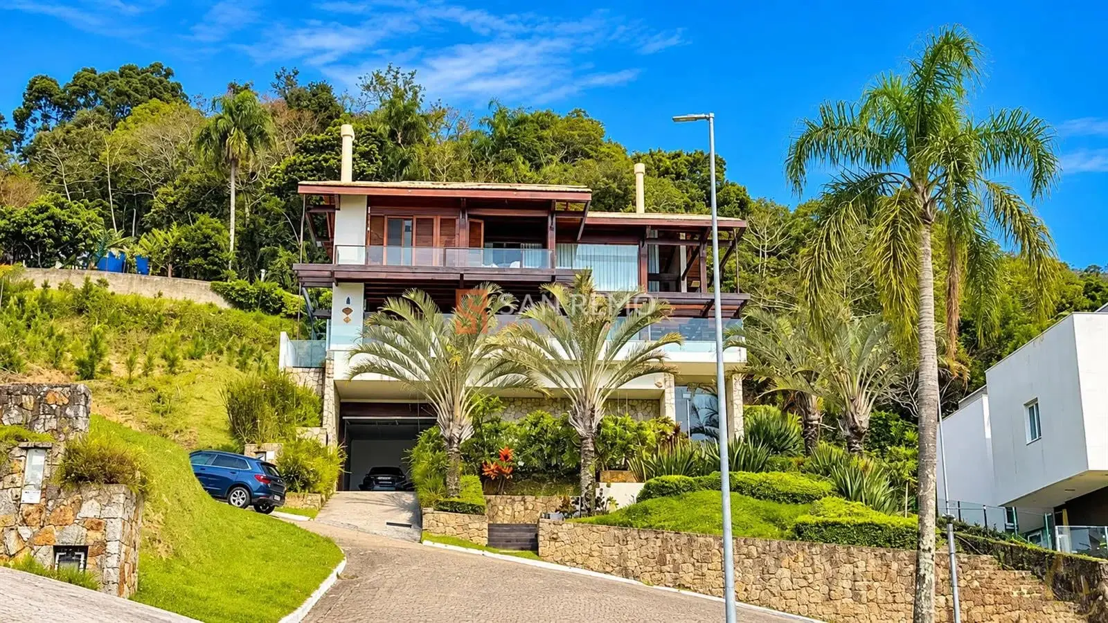 6-bedroom house with a walk-in closet in Florianópolis — photo 10