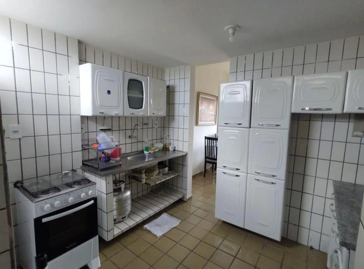 Квартира з 3 спальнями та балконом, з кухонними меблями — photo 3
