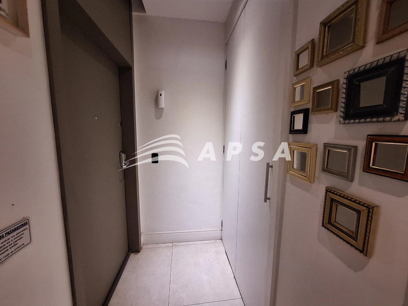 210 m² apartment with an open-plan gas kitchen — photo 11