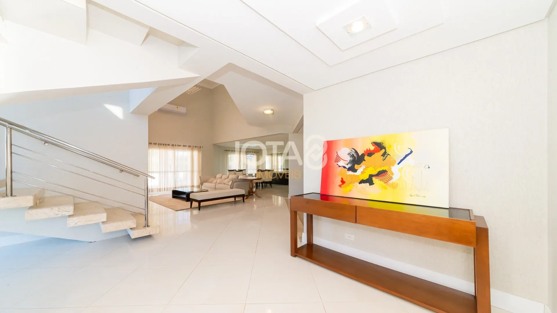 House with 3 bedrooms, 345 m² and 6 parking spaces — photo 2