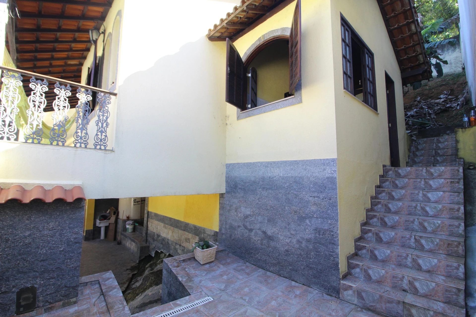 House with 2 bedrooms, private garden and balcony — photo 26