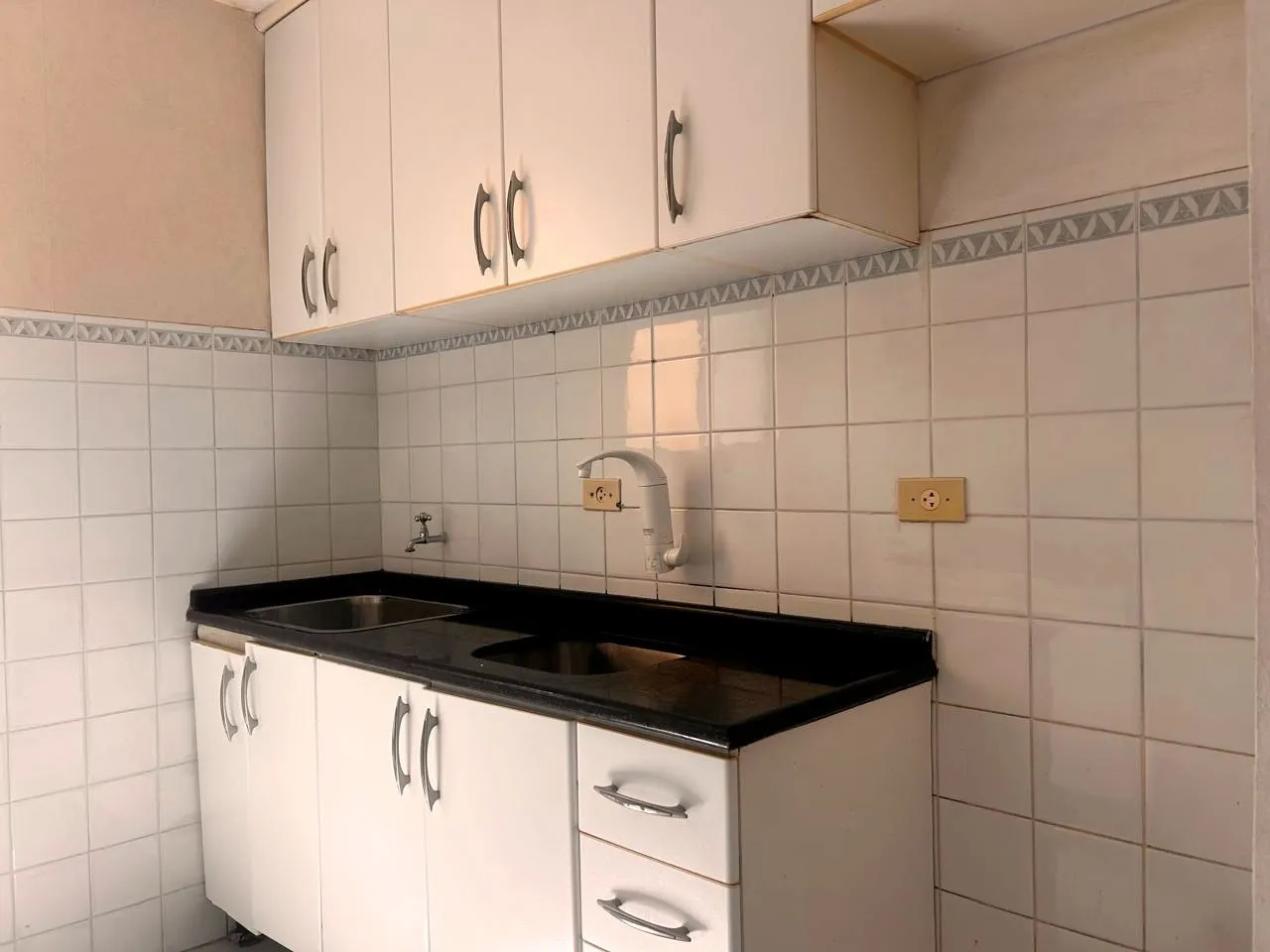 3-bedroom apartment with wood or laminate floors in Curitiba — photo 7