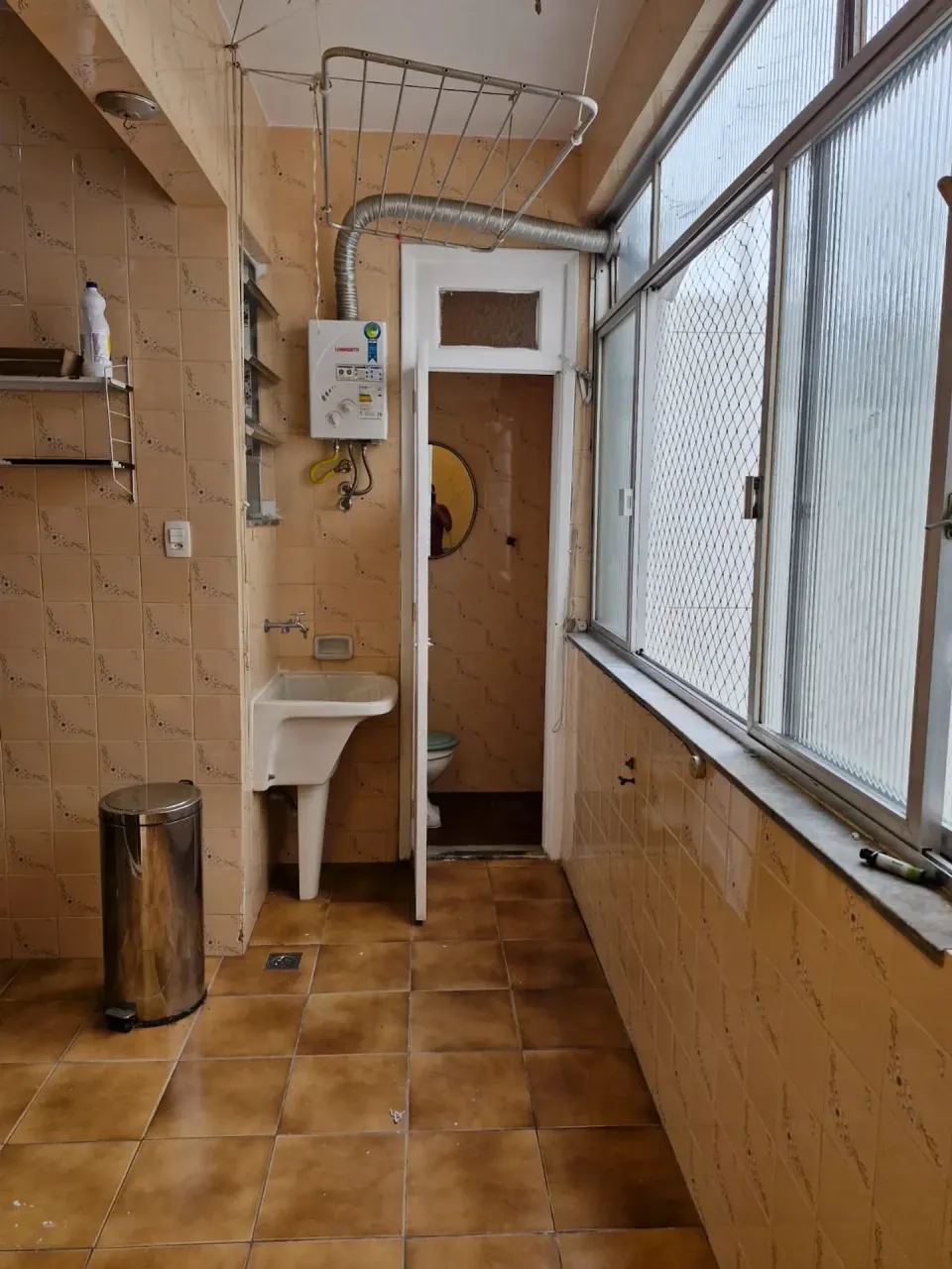 65 m² apartment with a closed kitchen and gas stove — photo 9
