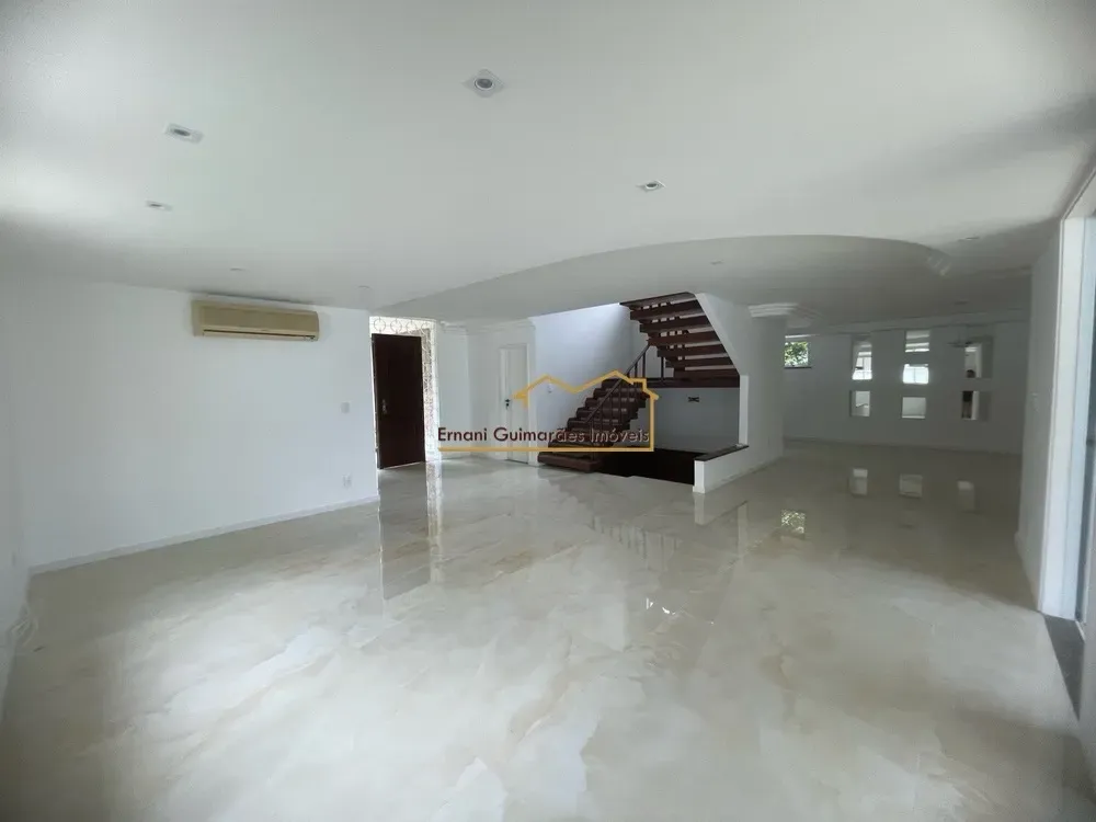 House, 350 m², with a mountain view — photo 10