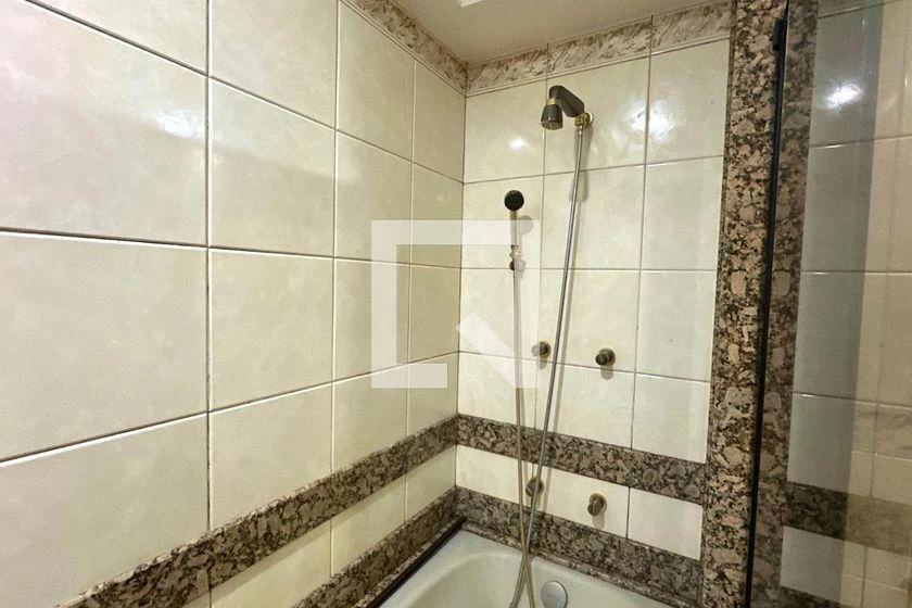 Glass-enclosed balcony in a 4-bedroom apartment, 403 m² — photo 26