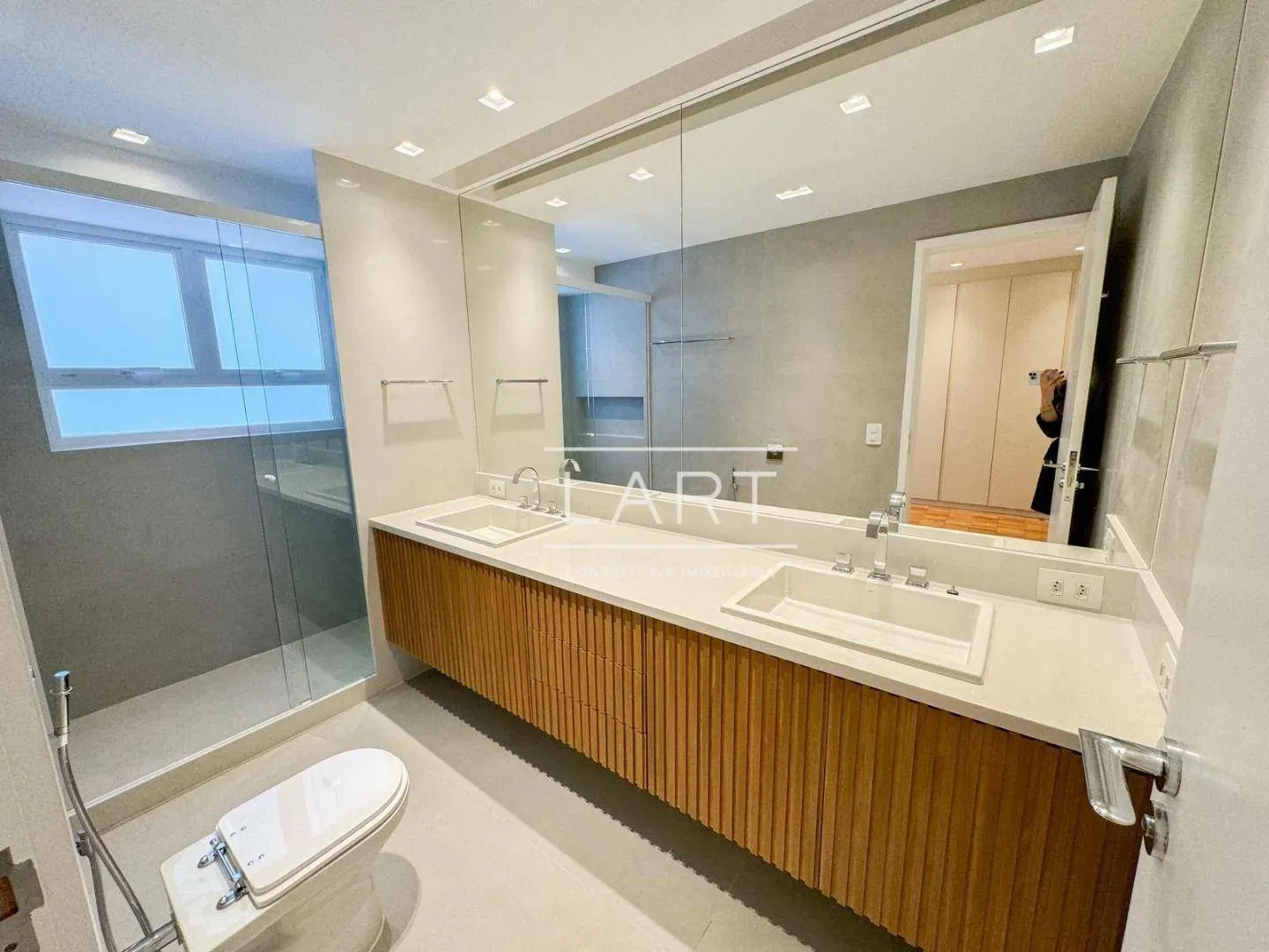 Панорамні вікна та 3 спальні: квартира 150 м² — photo 16