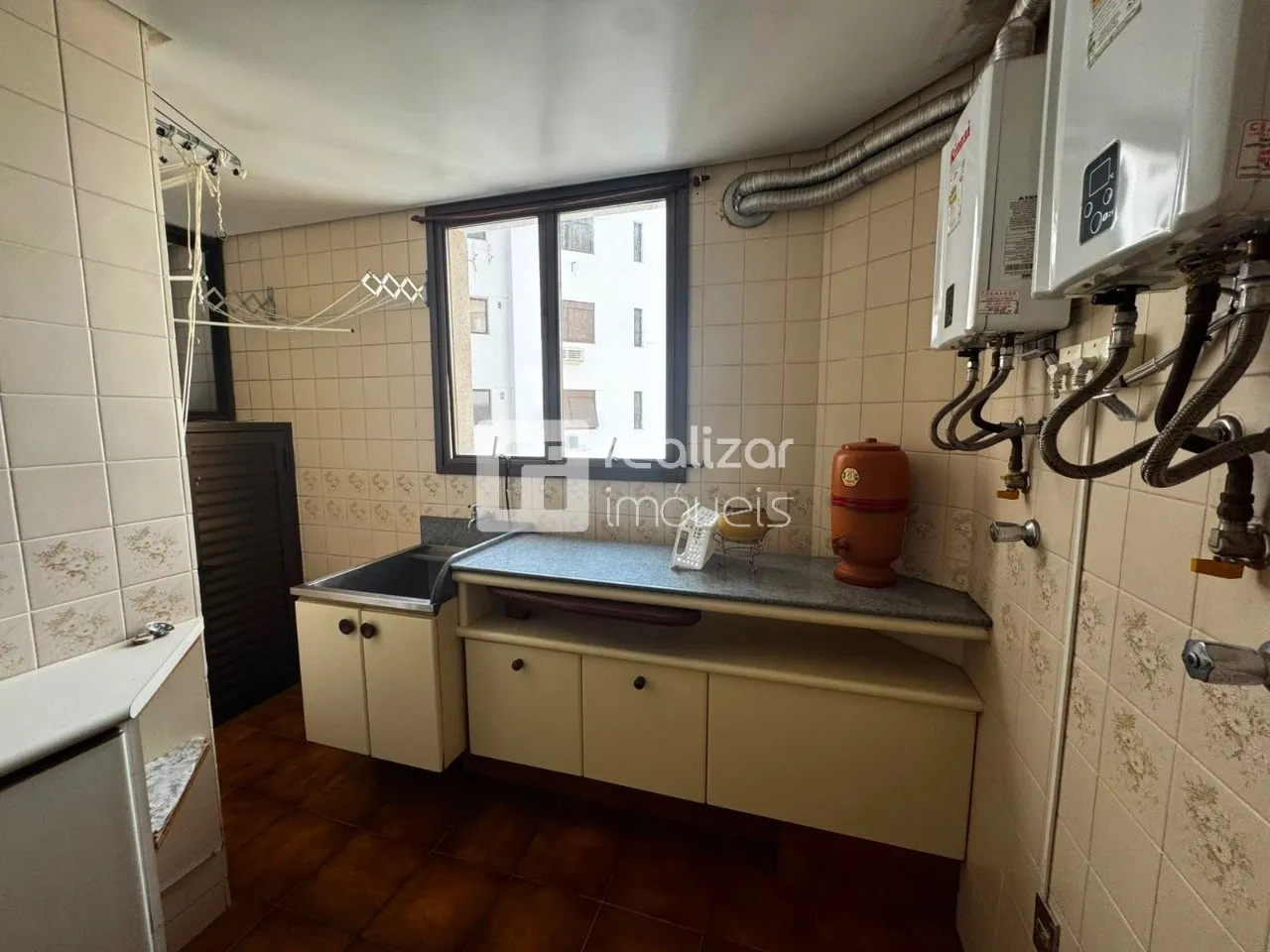 Apartamento de 290 m² com 4 dormitórios e varanda envidraçada — photo 34