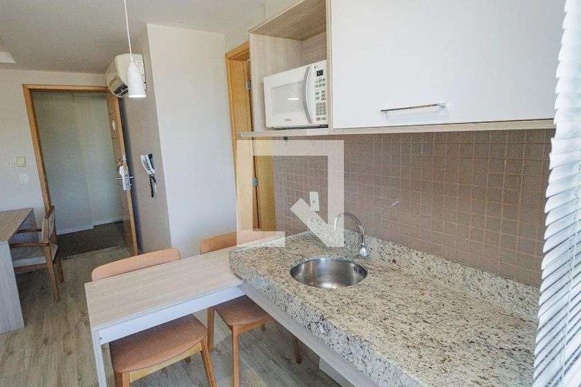 Мебльована квартира з 1 спальнею та балконом у склі — photo 8
