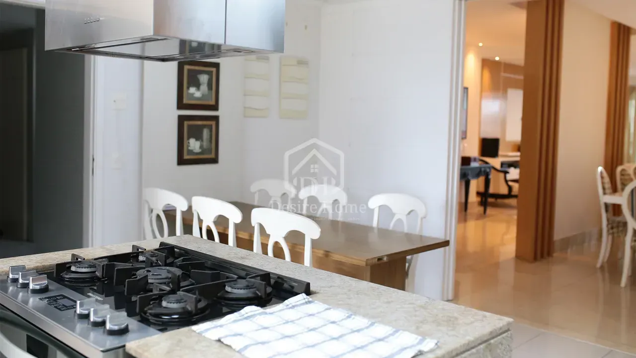 Furnished apartment with 4 bedrooms and 287 m² — photo 3