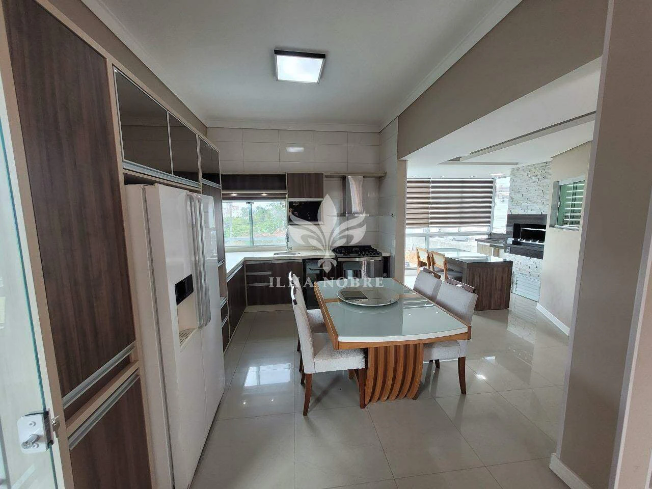 3-bedroom house with a grill on the balcony in Florianópolis
