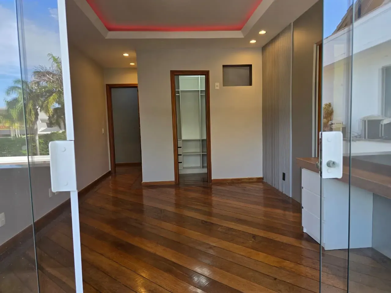 Будинок на 450 м² з 4 спальнями та кухнею з газом — photo 15