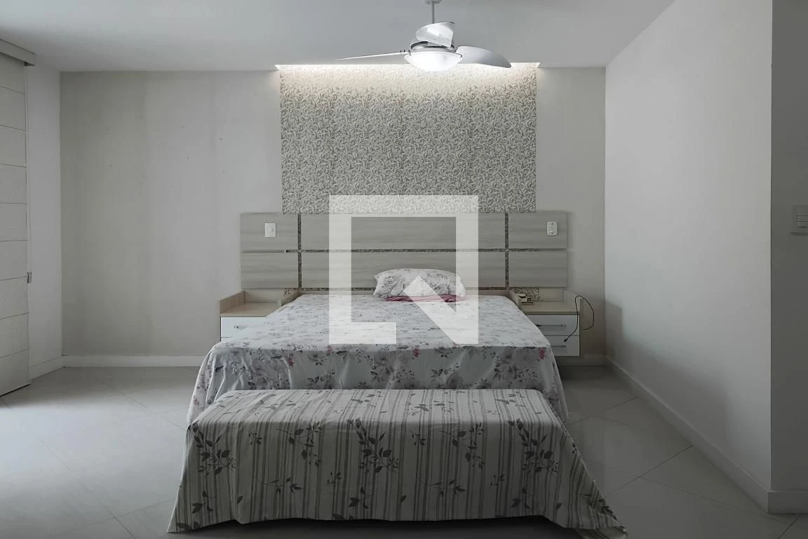 460 m² house with a water view and a private pool — photo 10