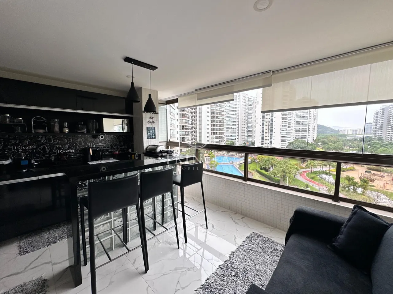 Furnished 3-suite apartment with a gas open-plan kitchen — photo 10