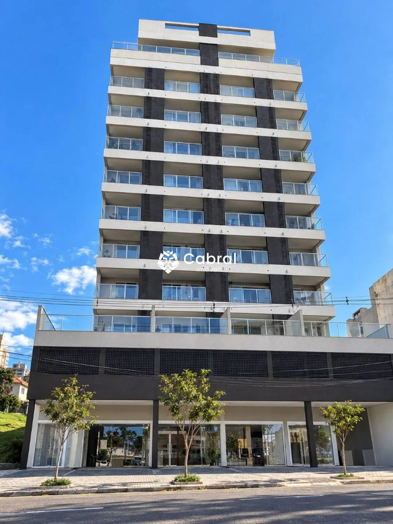 Furnished apartment, 34 m², with a glass-enclosed balcony — photo 9