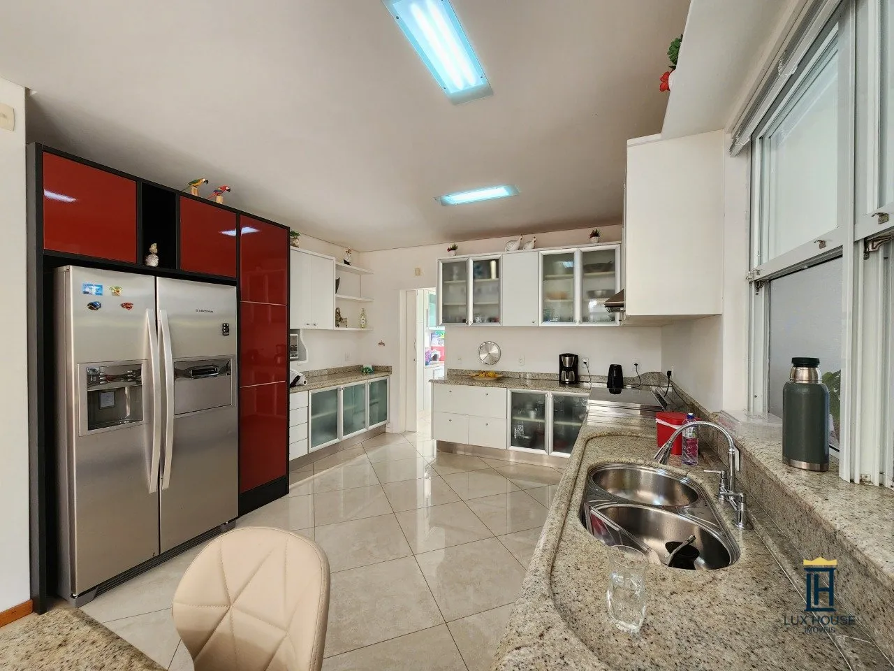 Casa amueblada con 6 dormitorios y 600 m² — photo 9