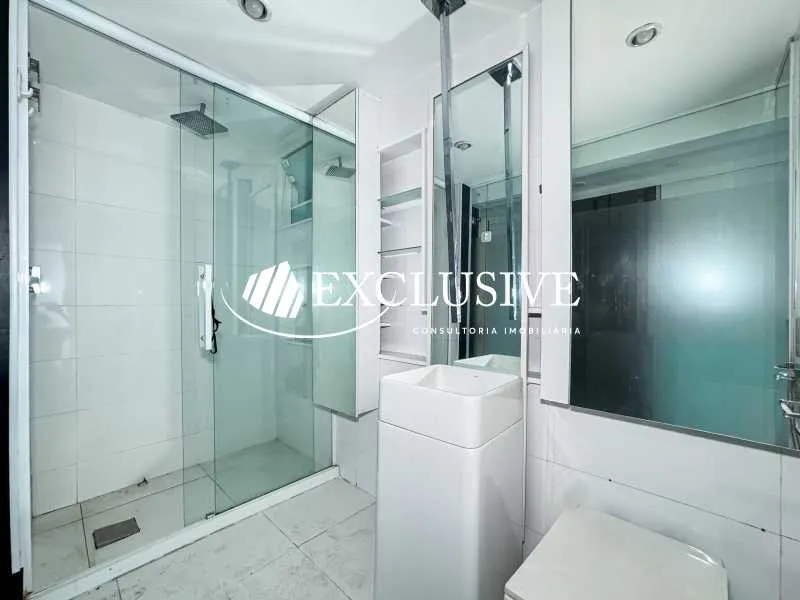 Residential apartment with 4 bedrooms and enclosed balcony — photo 7