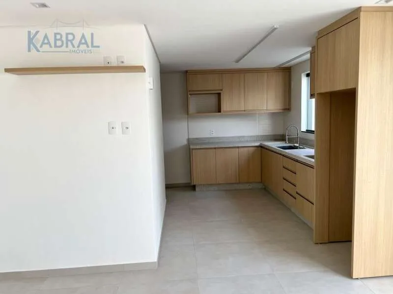 30 m² studio with balcony sink and built-in grill — photo 9