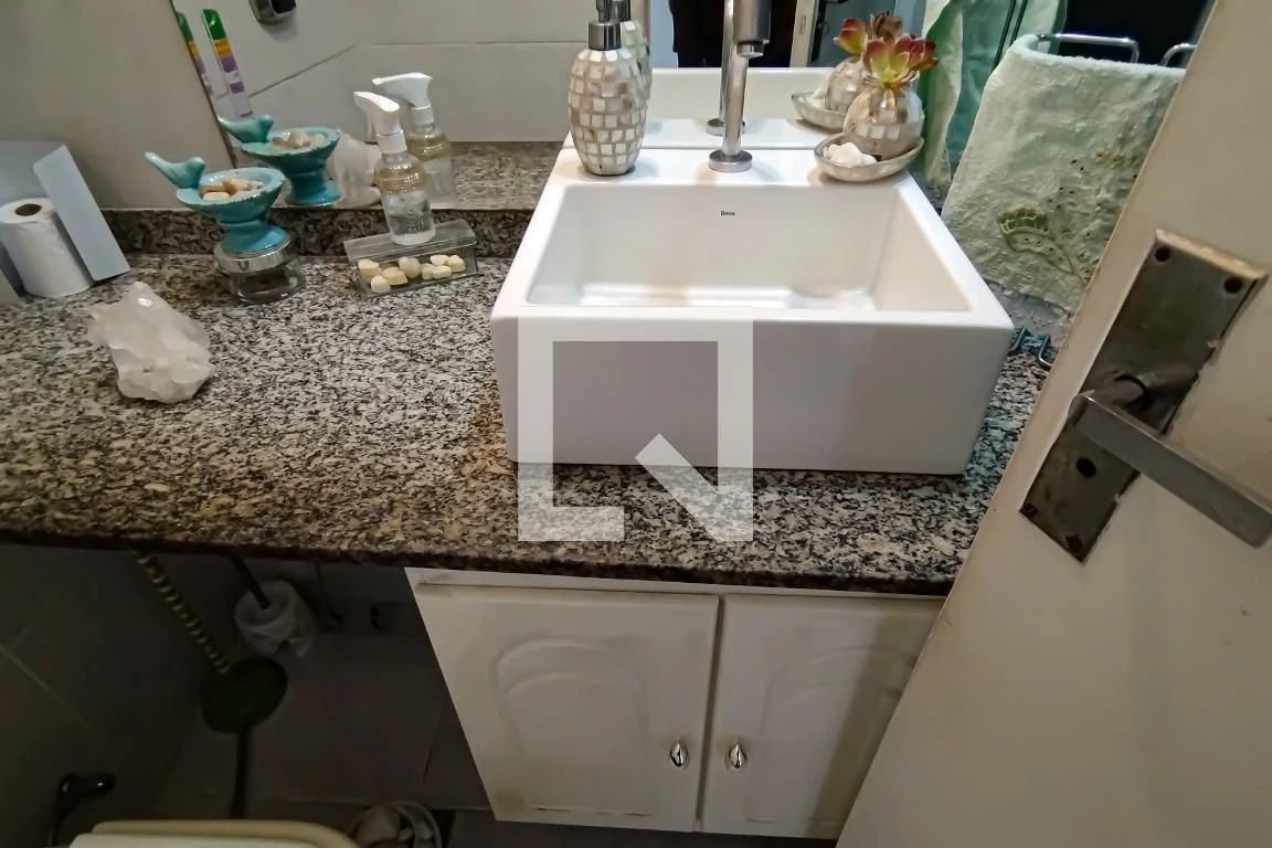 2-bedroom apartment with a washing machine — photo 20