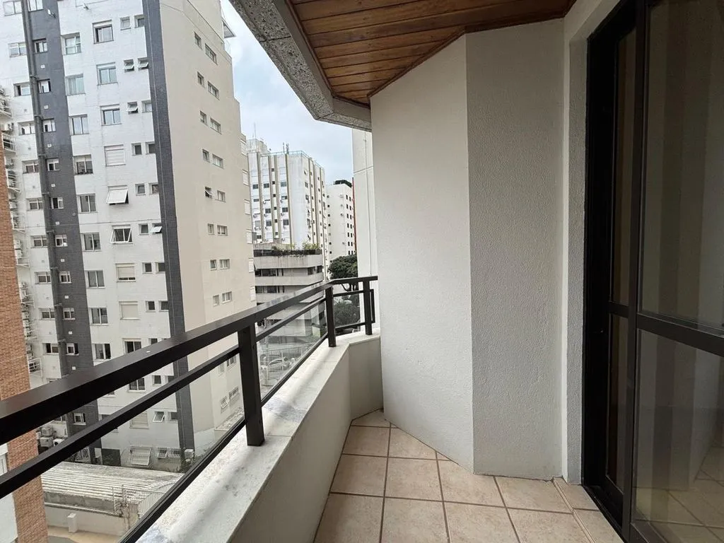 113 m² apartment with a bathtub and a water view — photo 40