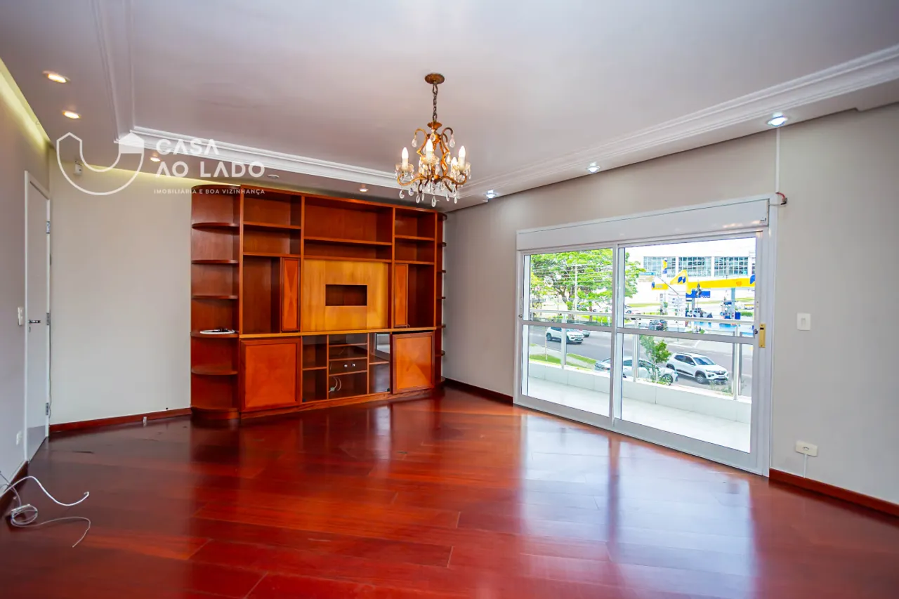 House with 4 bedrooms and 4 bathrooms, 315 m² — photo 4