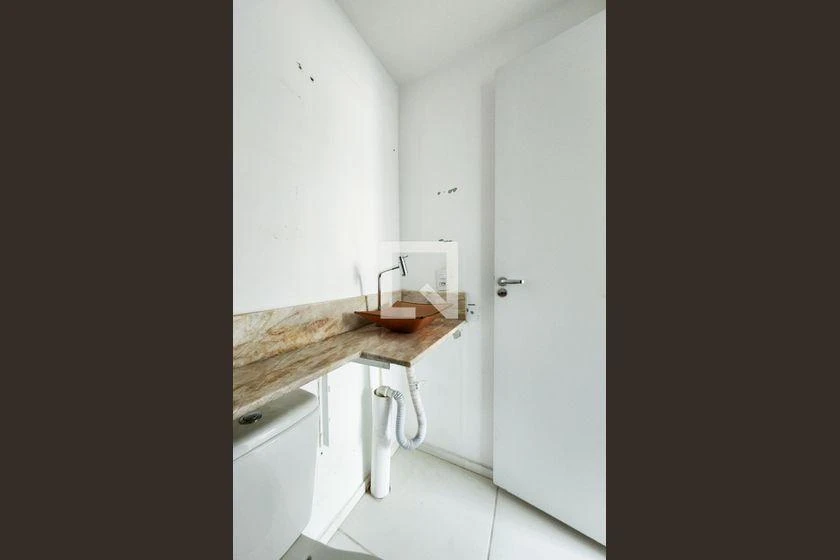 2-bedroom apartment in a building with a gym — photo 40