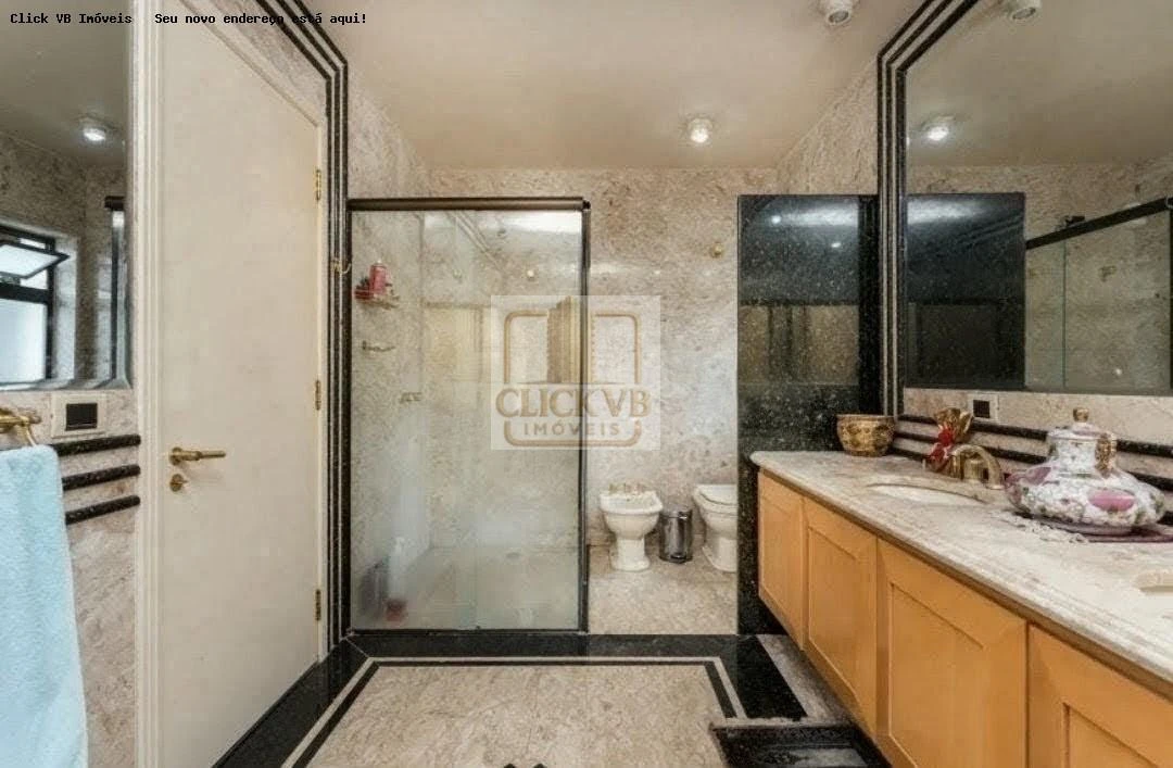 4-bedroom house with floor-to-ceiling windows in Curitiba — photo 14
