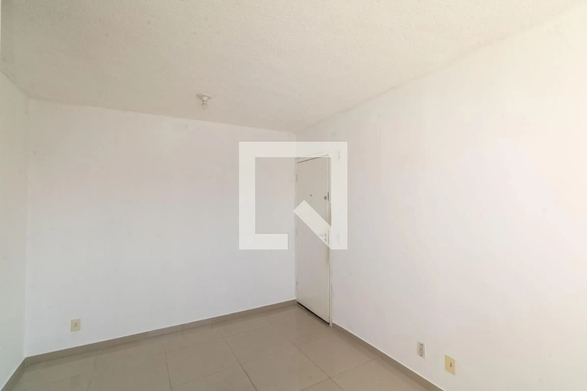 Apartamento sem mobília com churrasqueira na varanda — photo 24