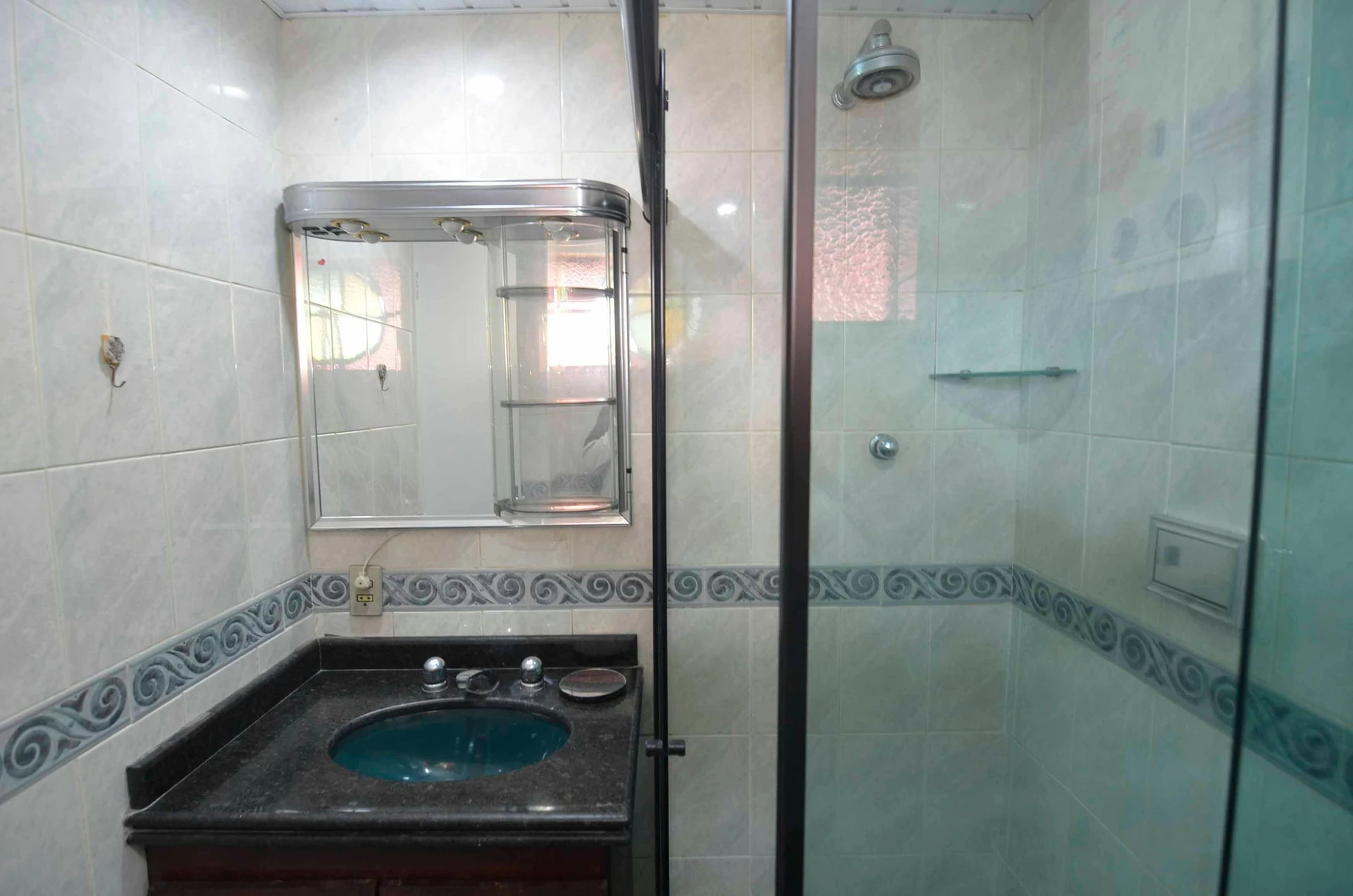 3-bedroom apartment with a mountain view in Rio de Janeiro — photo 39