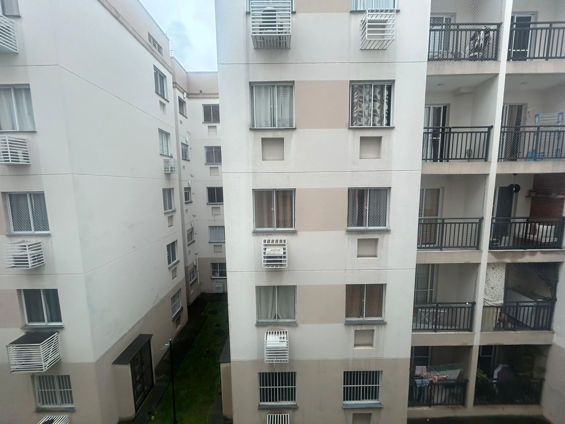 Apartamento de 2 quartos em condomínio com academia — photo 4